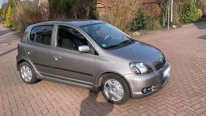 Gebraucht Toyota Yaris 106 PS (77 kW) 2002 Grau Kleinwagen