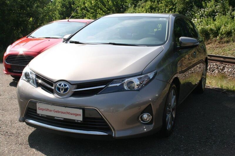 Avantgardebronze metallic Gebraucht 2014 Toyota Auris Hybrid Life+ Limousine | 11.990 € (Fairer Preis) - Bild 1/4
