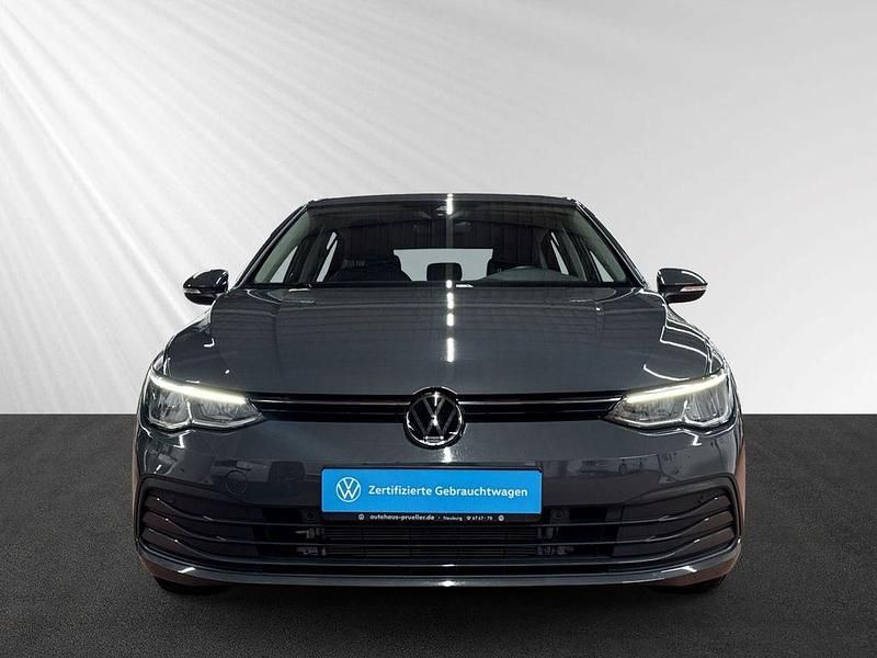 Gebraucht VW Golf VIII Life 150 PS (110 kW) 2024 Delfingrau metallic (grau) Limousine