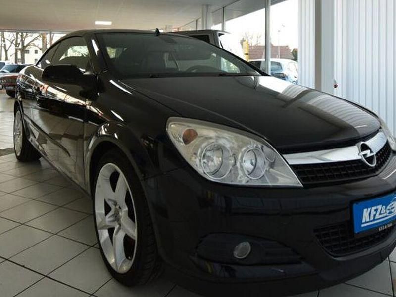 Gebraucht Opel Astra 101 PS (74 kW) 2008 Schwarz Cabrio