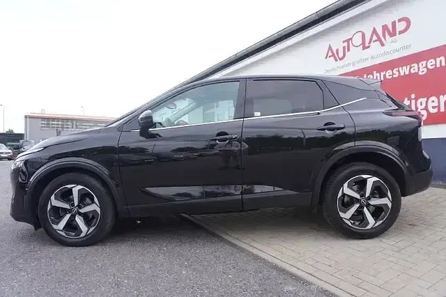 Gebraucht Nissan Qashqai N-Connecta 140 PS (102 kW) 2022 Blackmet. SUV