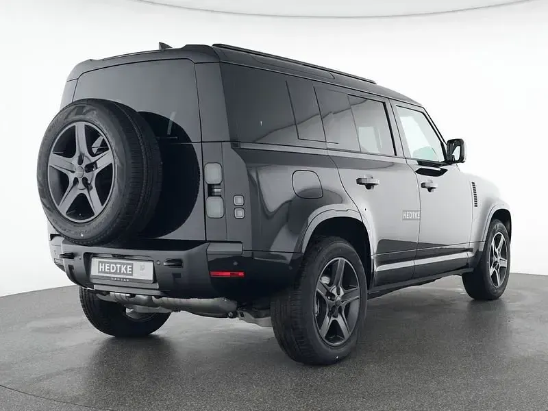 Gebraucht Land Rover Defender SE Dynamic 250 PS (183 kW) 2026 Schwarz SUV