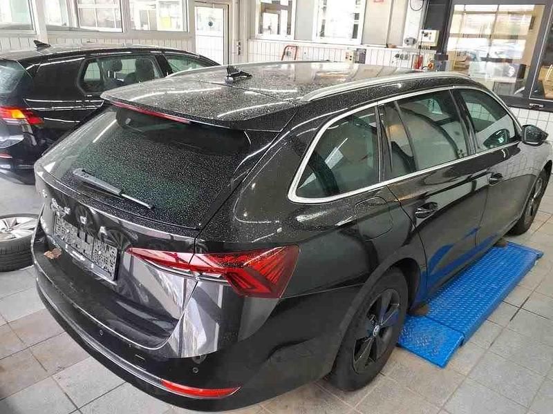 Gebraucht Skoda Octavia Style 150 PS (110 kW) 2023 Blackmagic perleffekt Kombi