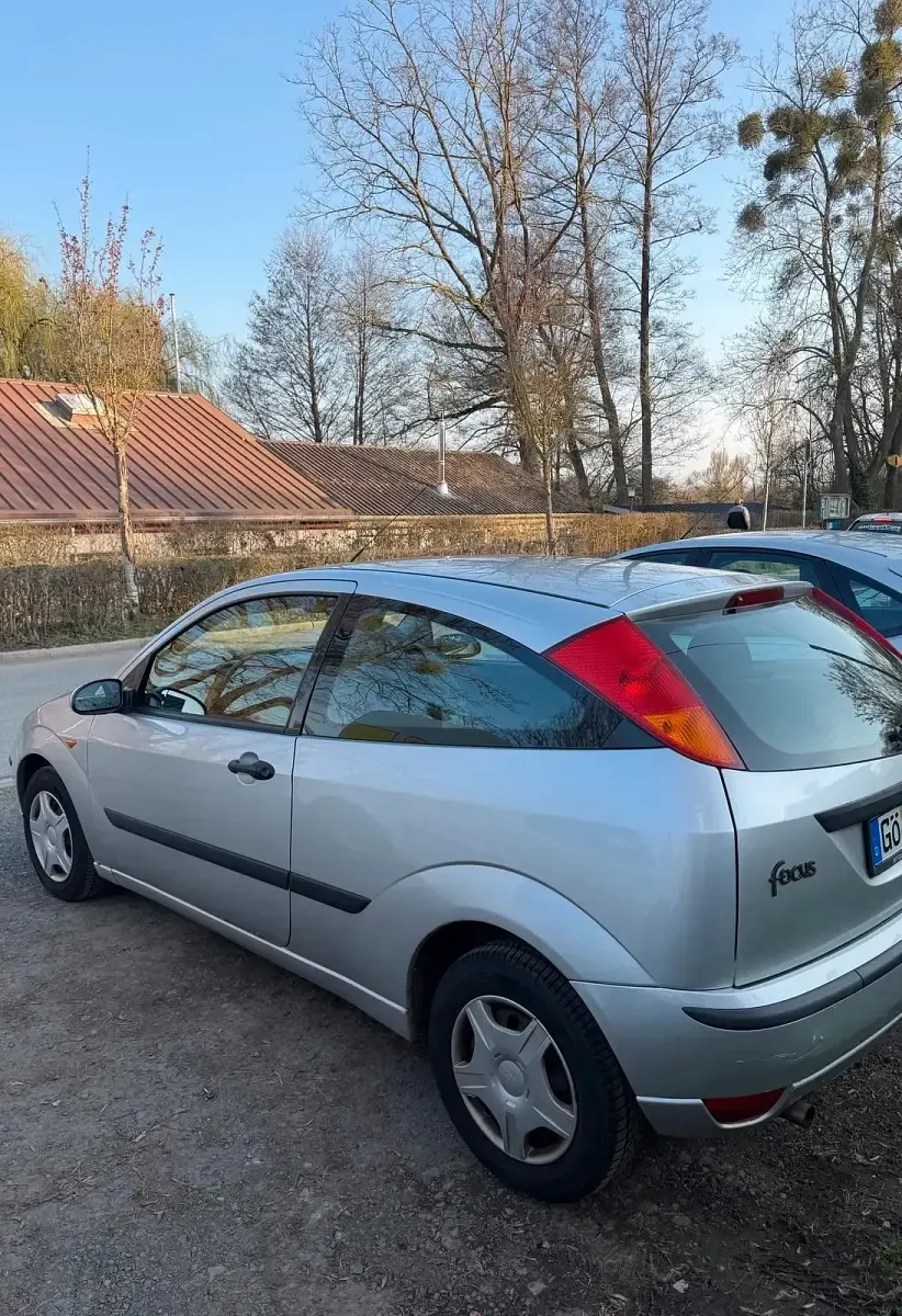 Używany Ford Focus 101 KM (74 kW) 2003 Hatchback