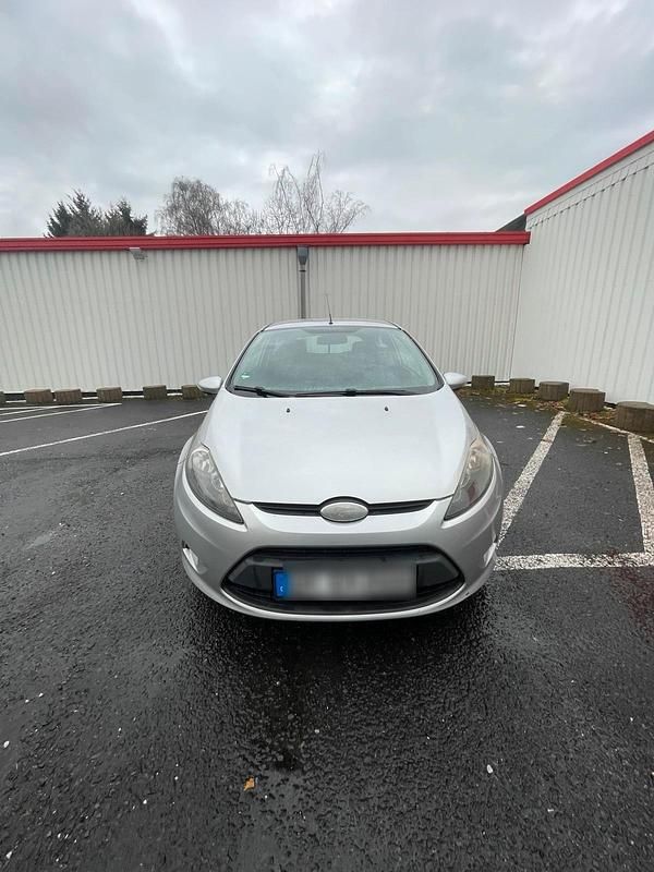 Gebraucht Ford Fiesta 2009 Silber Kleinwagen