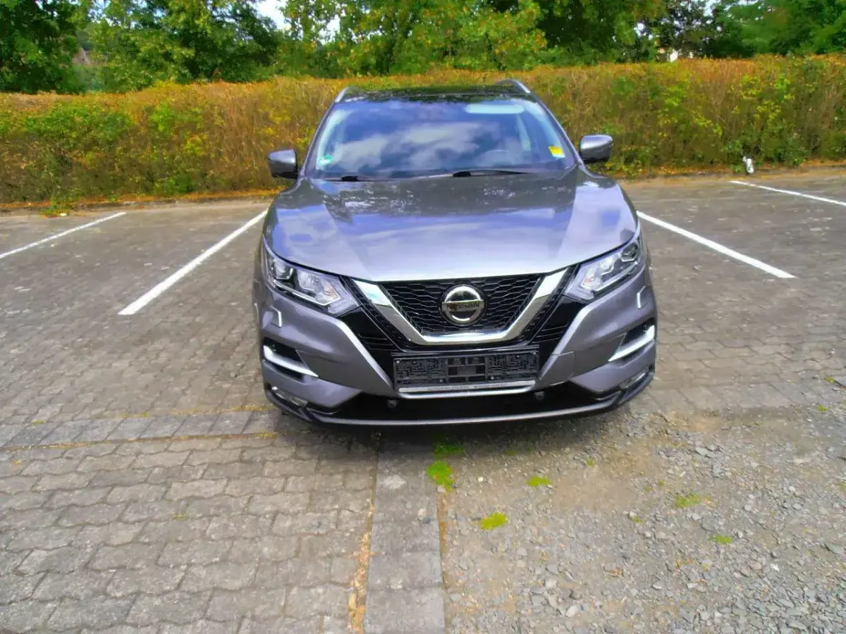 Gebraucht Nissan Qashqai N-Connecta 116 PS (85 kW) 2018 Grau SUV