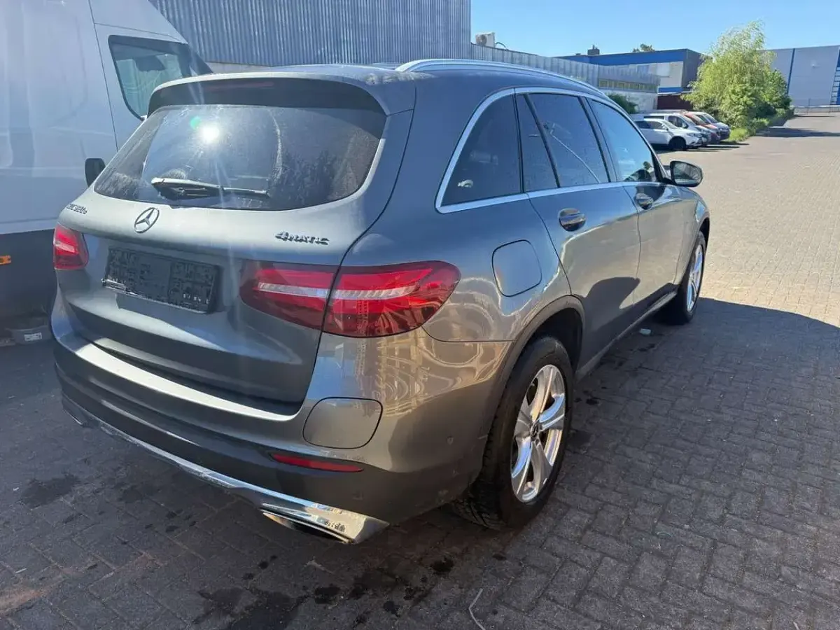 Gebraucht Mercedes GLC350 211 PS (155 kW) 2017 Grau SUV