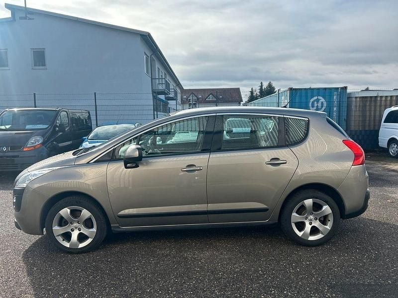 Gebraucht Peugeot 308 Style 131 PS (96 kW) 2016 Gold Limousine