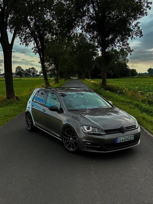 Grau Gebraucht 2013 VW Golf VII Kleinwagen | 9.000 € (Fairer Preis) - Bild 1/1