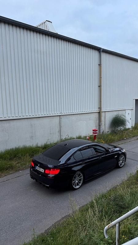 Andere außenfarben Gebraucht 2011 BMW 535 M Sport Limousine | 21.999 € - Bild 1/4