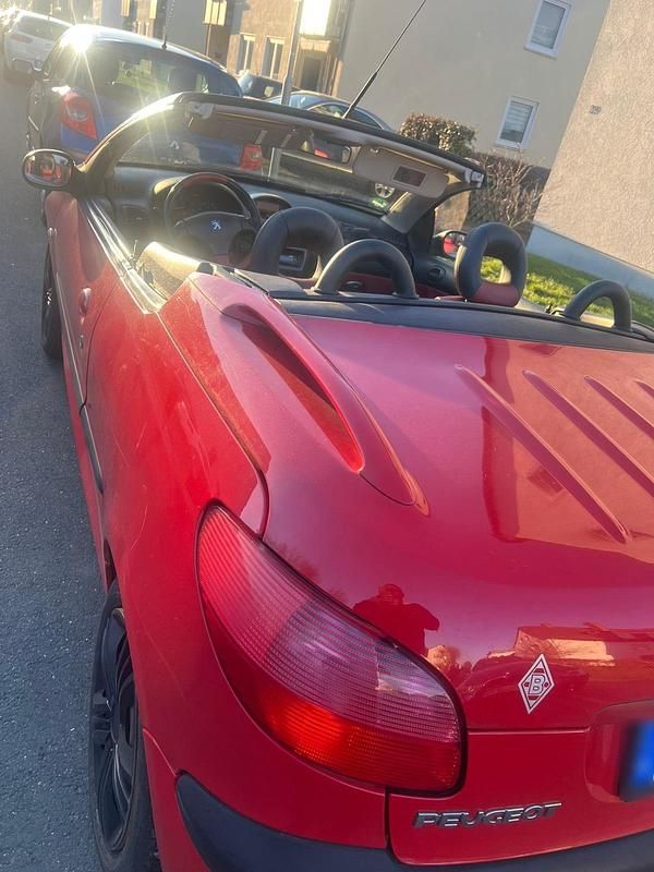 Gebraucht Peugeot 206 CC 109 PS (80 kW) 2002 Rot Cabrio