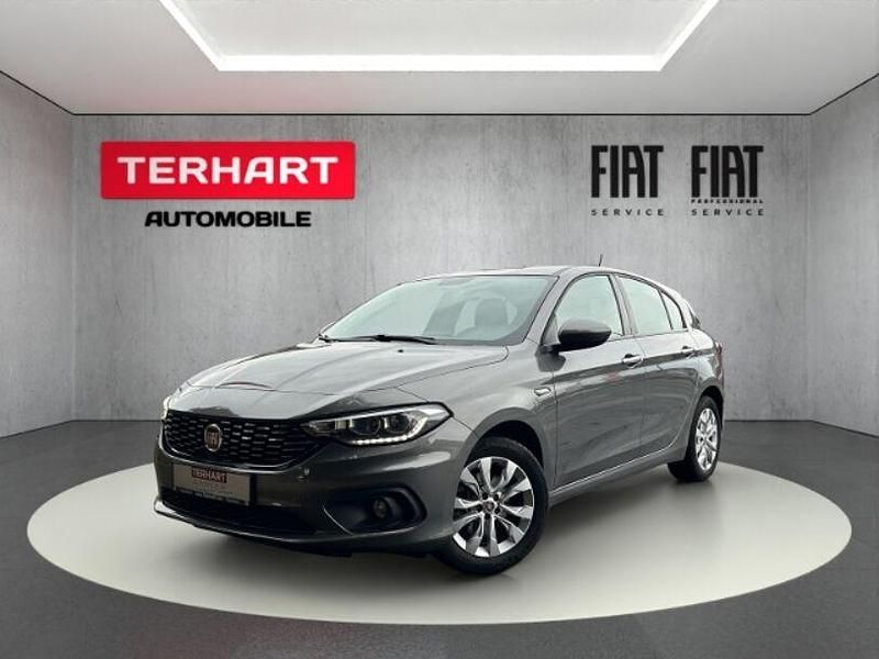 Grau Gebraucht 2017 Fiat Tipo Lounge Kombi | 9.787 € (Fairer Preis) - Bild 1/4