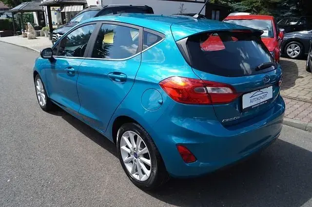 Gebraucht Ford Fiesta 101 PS (74 kW) 2017 Blue wavw metallic (metallic) Kleinwagen