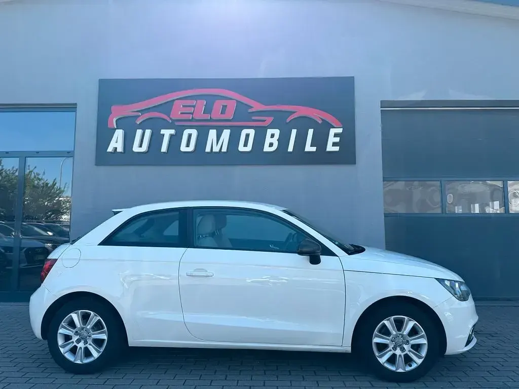Gebraucht Audi A1 Attraction 86 PS (63 kW) 2012 Weiß Kleinwagen