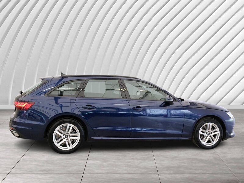 Gebraucht Audi A4 Advanced 163 PS (119 kW) 2021 Blau metallic Kombi