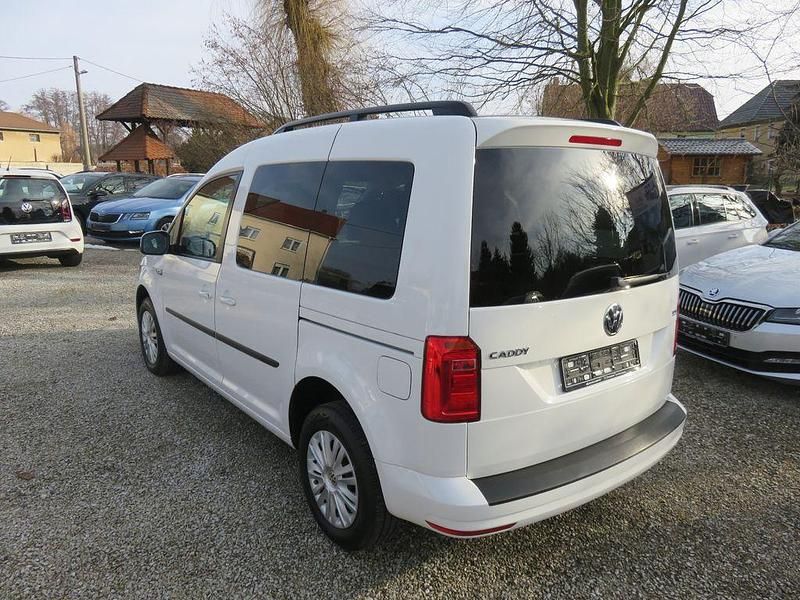 Gebraucht VW Caddy Trendline 102 PS (75 kW) 2017 Weiß Van / Kleinbus