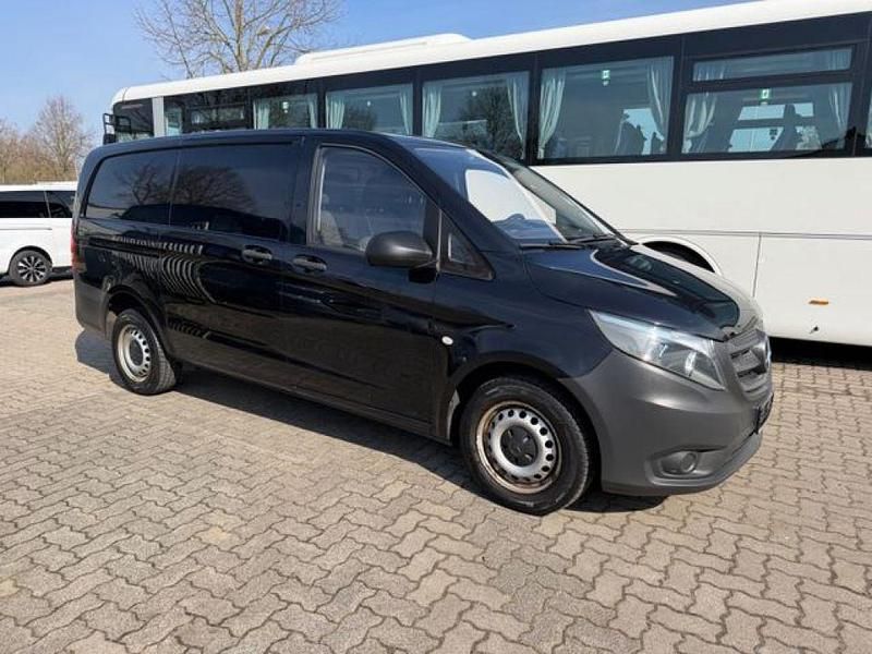 Gebraucht Mercedes Vito 114 PS (83 kW) 2016 Obsidianschwarz (metallic) Van
