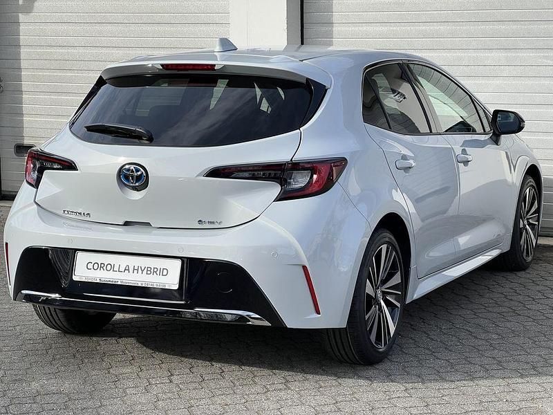 Neu Toyota Corolla 140 PS (102 kW) 2025 Grau Limousine