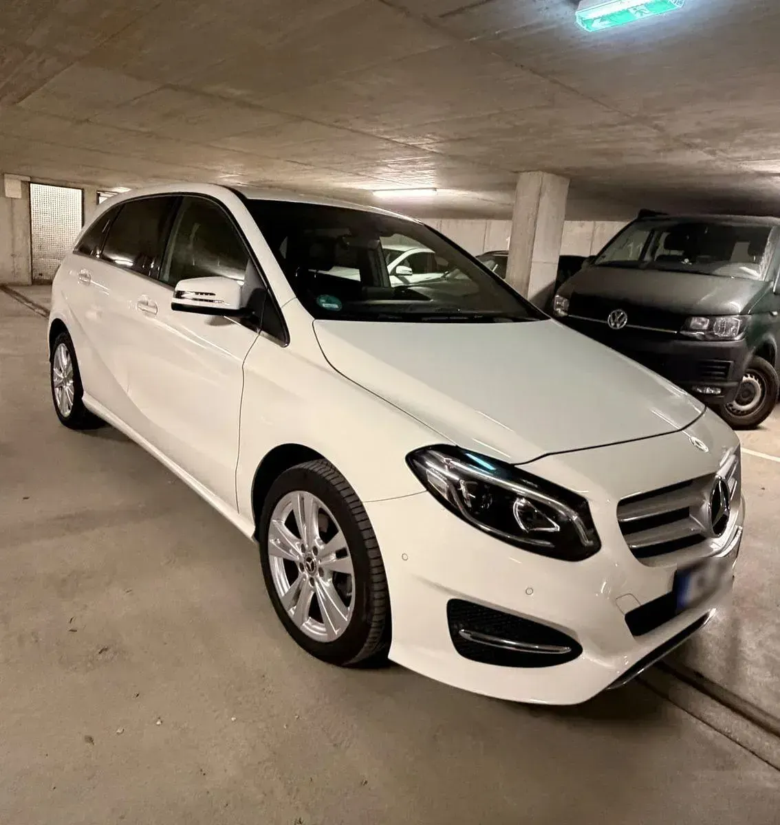 Gebraucht Mercedes B200 136 PS (100 kW) 2018 Weiß Kleinwagen