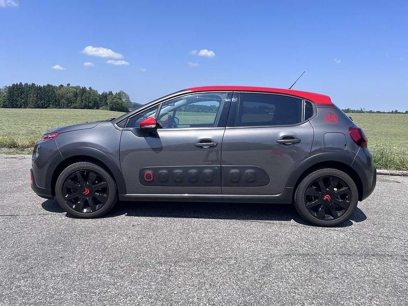 Grau Gebraucht 2019 Citroën C3 Shine Kleinwagen | 12.440 € (Fairer Preis) - Bild 1/4
