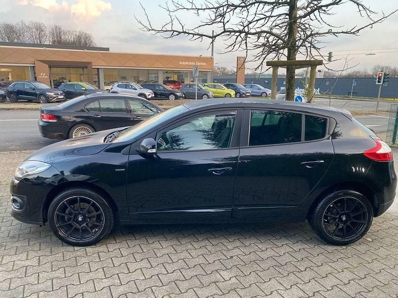 Gebraucht Renault Mégane III LIMITED 116 PS (85 kW) 2015 Schwarz Limousine