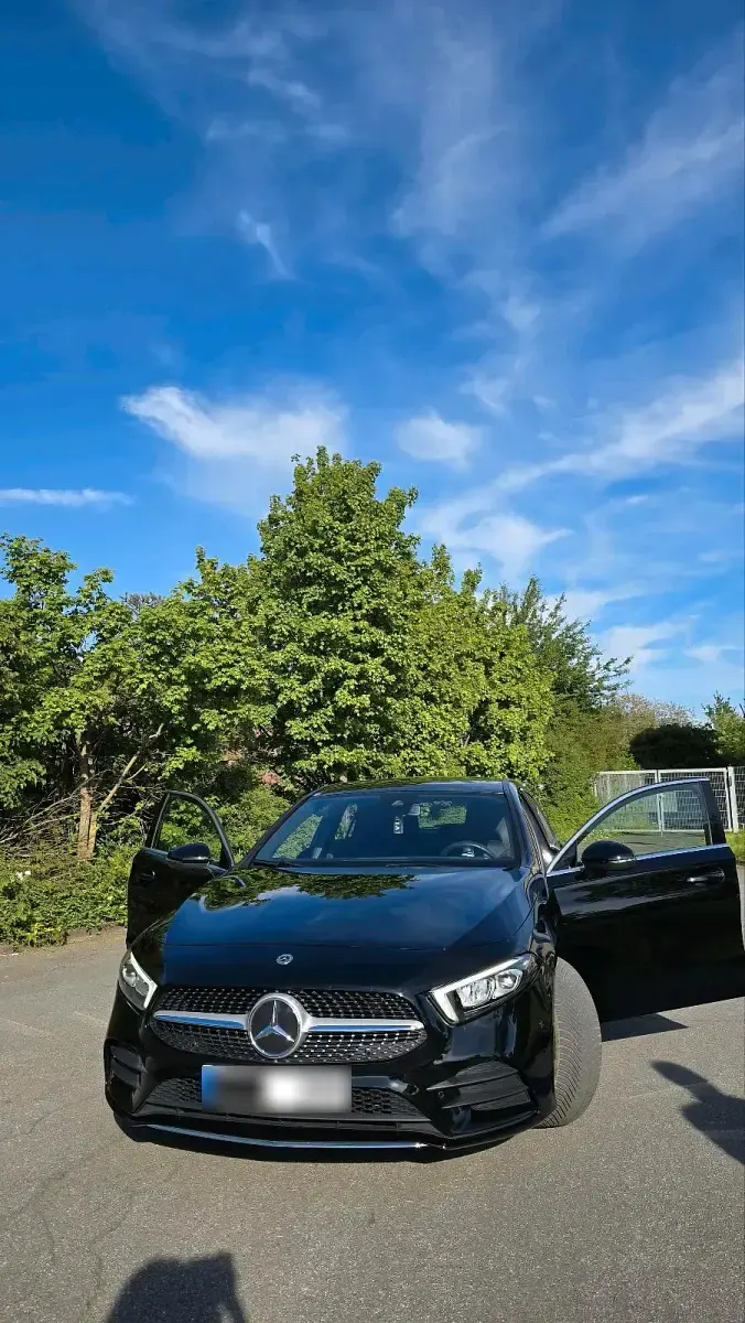 Gebraucht Mercedes A180 AMG line 136 PS (100 kW) 2020 Schwarz Kleinwagen