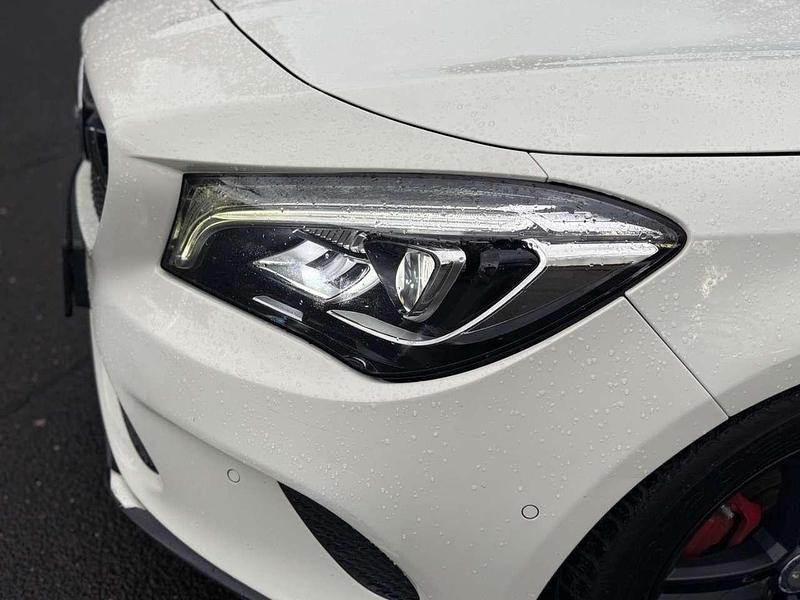 Gebraucht Mercedes CLA220 177 PS (130 kW) 2017 Calcitweiss/zirrusweiss Limousine