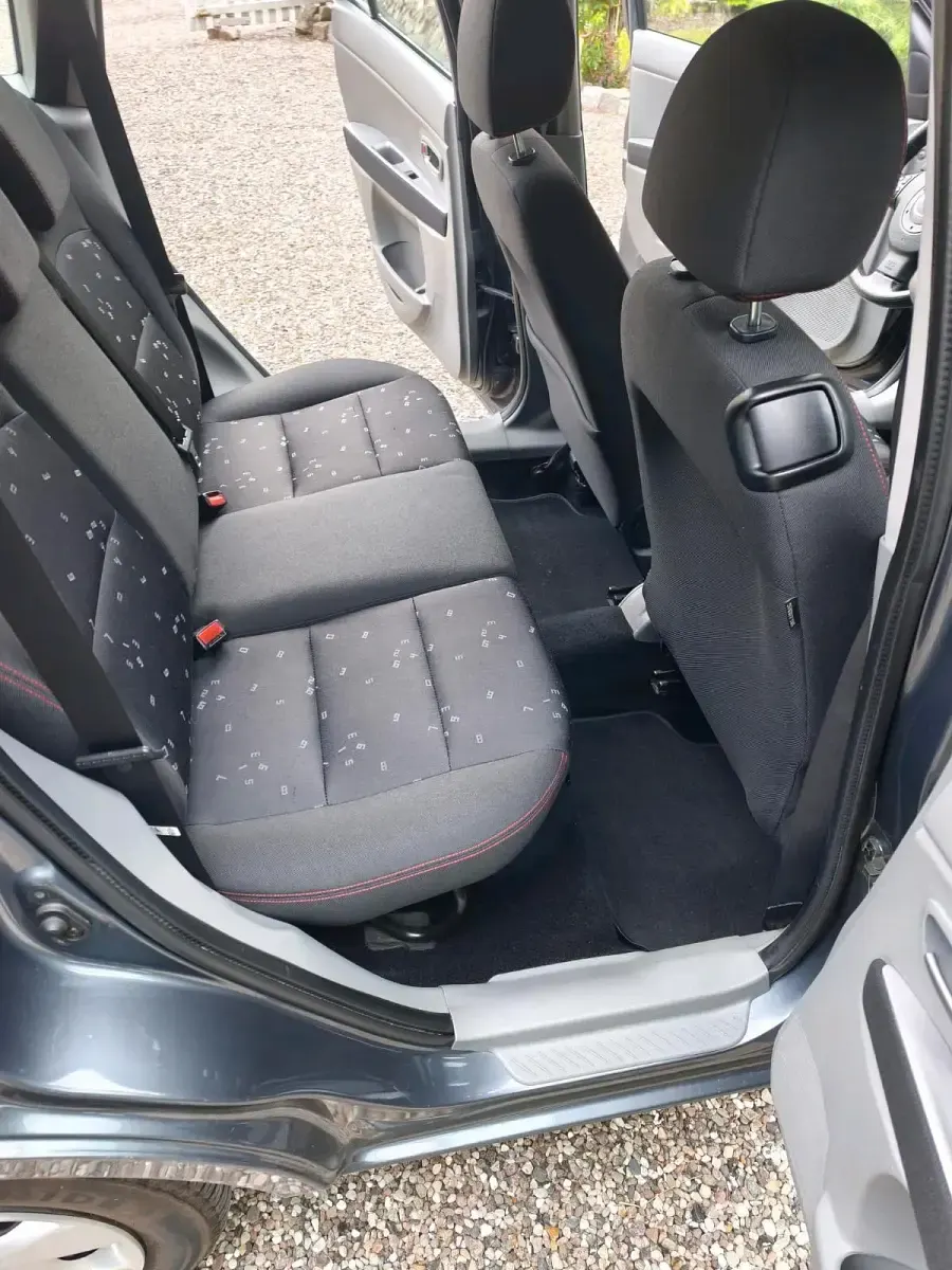 Gebraucht Mazda 2 85 PS (62 kW) 2003 Grau Kleinwagen