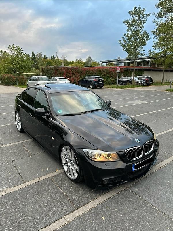 Schwarz Gebraucht 2011 BMW 325 M Sport Limousine | 10.350 € (Etwas zu teuer) - Bild 1/4