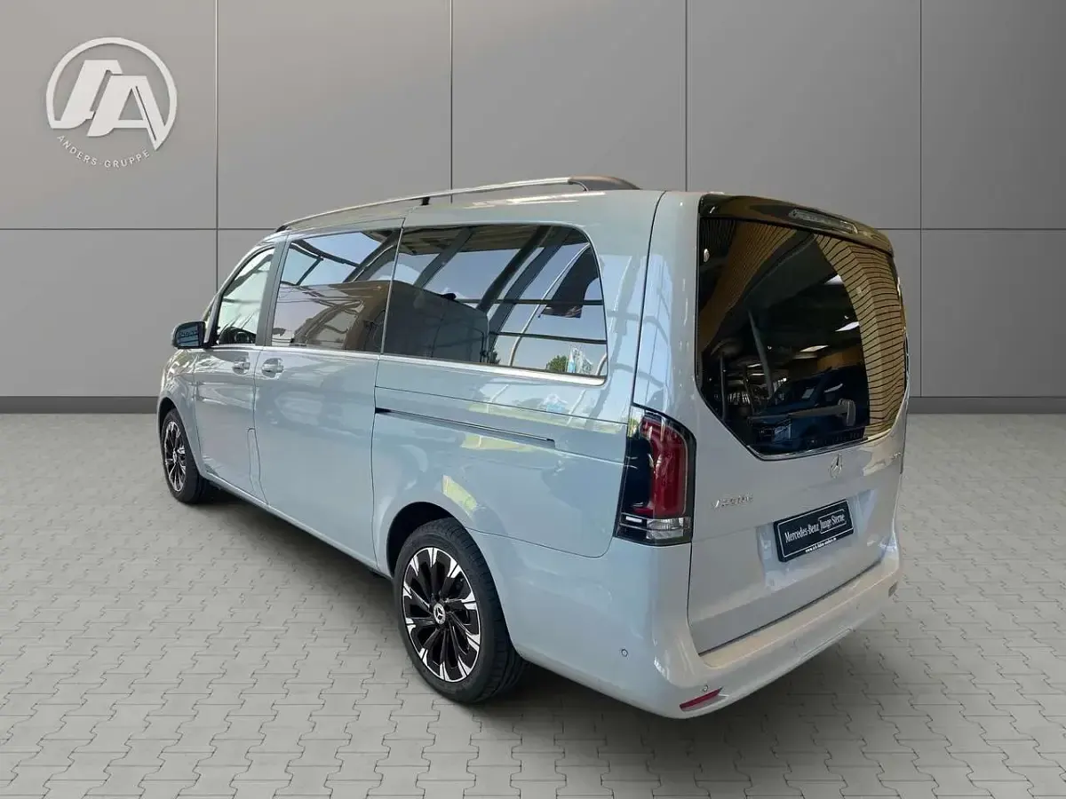 Gebraucht Mercedes V250 Avantgarde 190 PS (139 kW) 2025 Alpingrau Van / Kleinbus