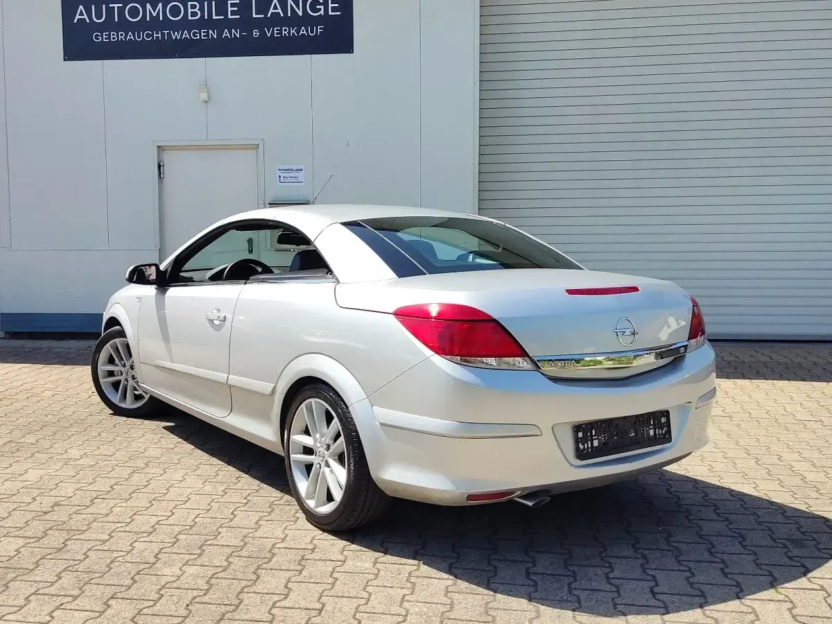 Gebraucht Opel Astra Cabriolet 140 PS (102 kW) 2009 Silber Cabrio