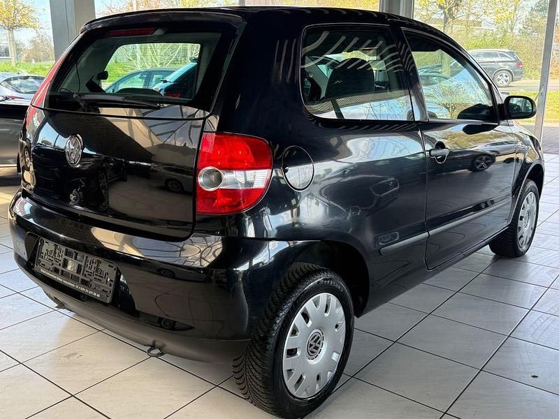 Gebraucht VW Fox Basis 54 PS (39 kW) 2006 Schwarz Kleinwagen