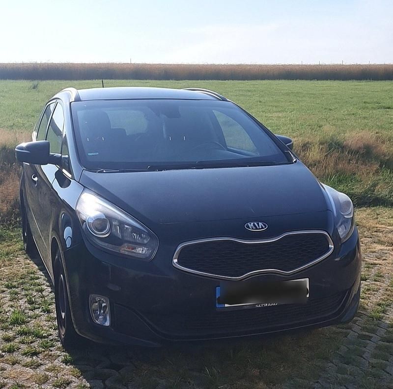 Schwarz Gebraucht 2014 Kia Carens Van / Kleinbus | 6.000 € (Guter Preis) - Bild 1/4