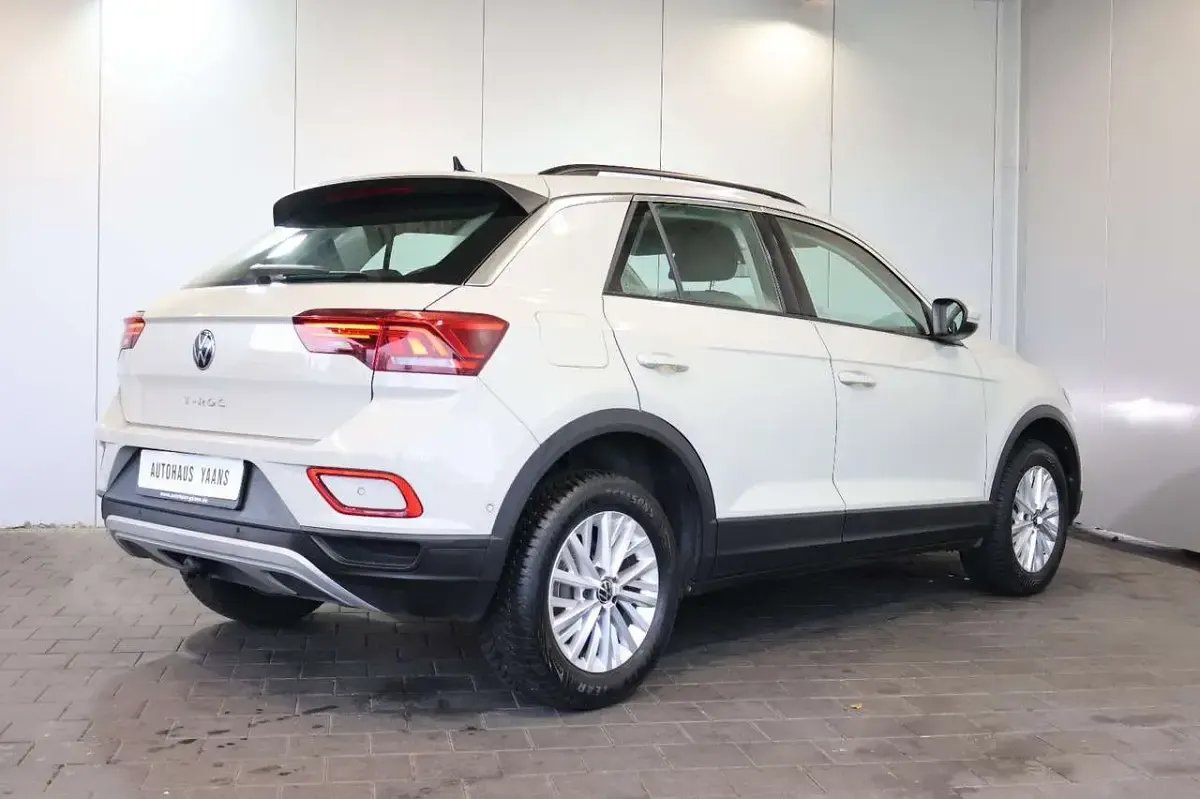 Gebraucht VW T-Roc Life 150 PS (110 kW) 2024 Grau SUV