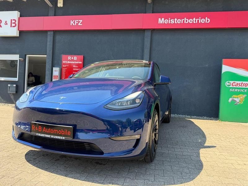 Second-hand Tesla Model Y 378 kW (514 CP) 2022 Albastru SUV