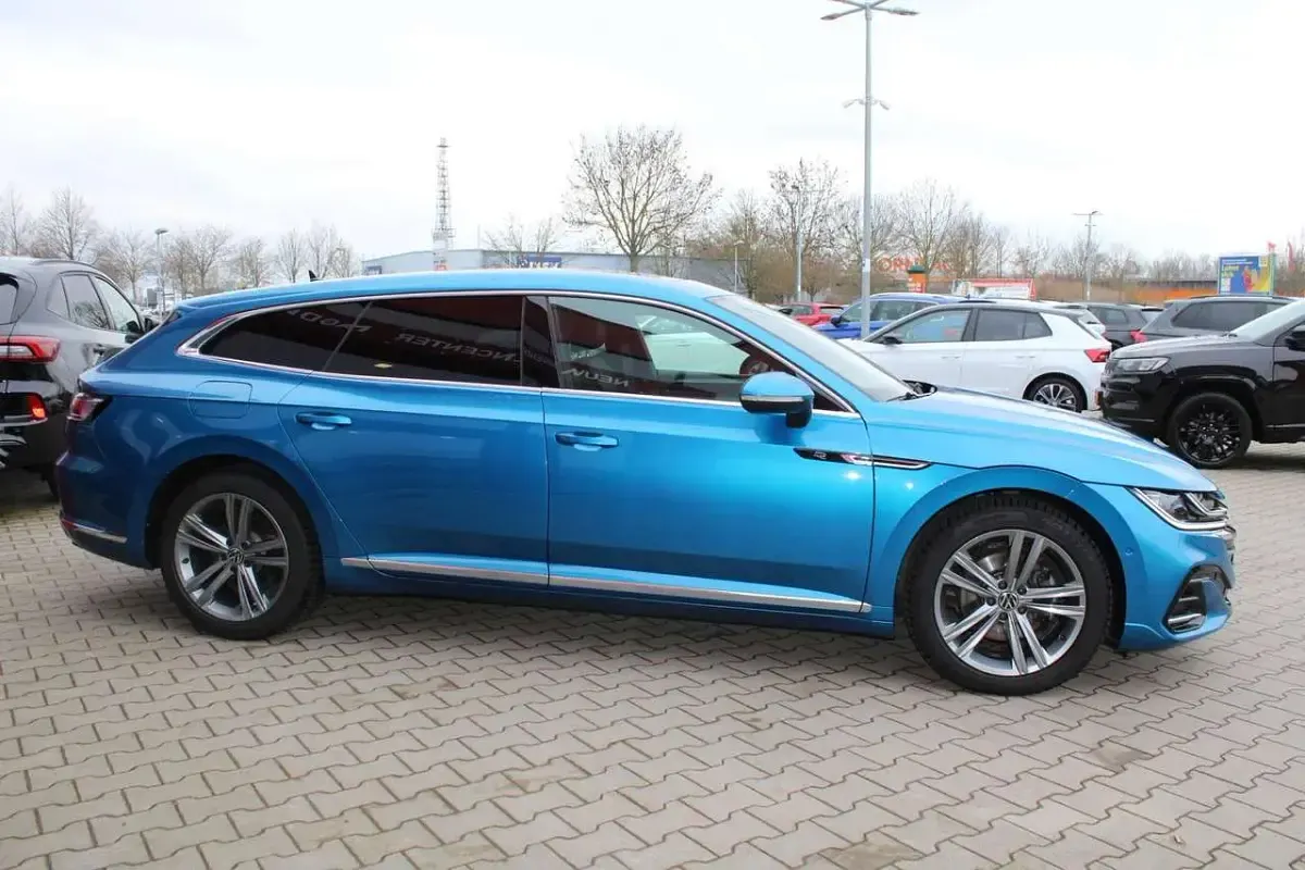 Gebraucht VW Arteon R-line 200 PS (147 kW) 2024 Blau Limousine