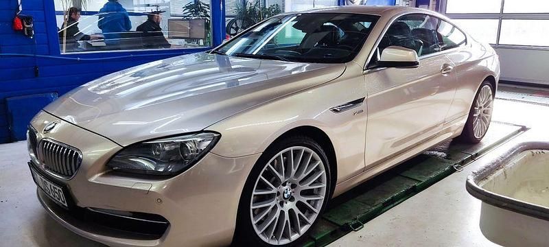 Gebraucht BMW 650 Cabriolet 408 PS (300 kW) 2011 Gold Cabrio