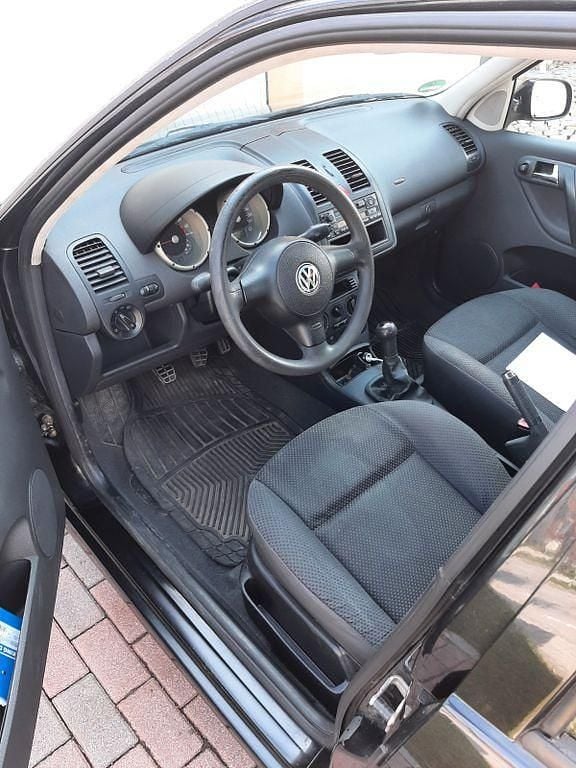 Gebraucht VW Polo Basis 65 PS (47 kW) 2000 Schwarz Limousine