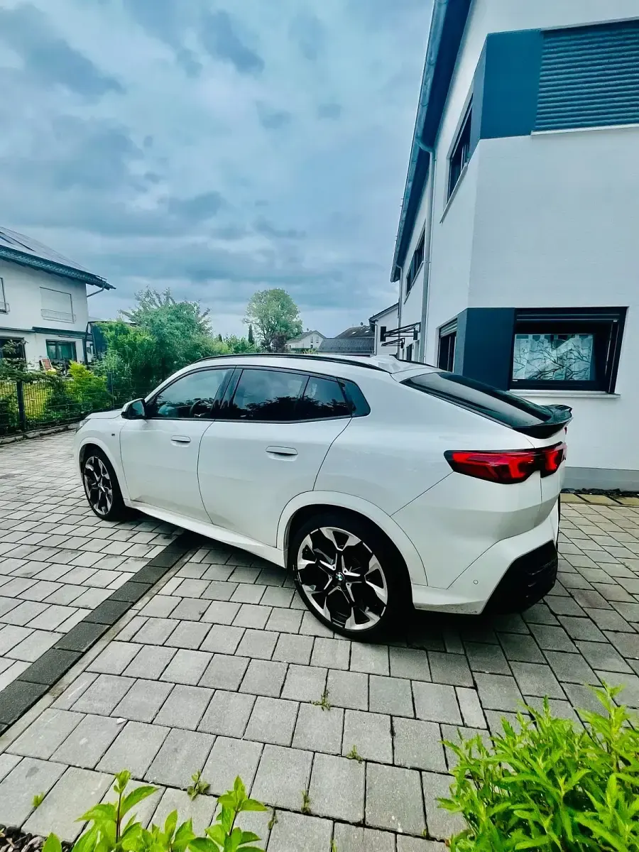 Gebraucht BMW X2 M Sport 170 PS (125 kW) 2024 Weiß SUV