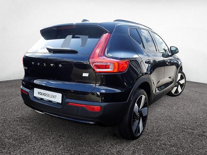 Gebraucht Volvo XC40 Core 300 kW (408 PS) 2023 Schwarz / onyx schwarz (metallic) SUV