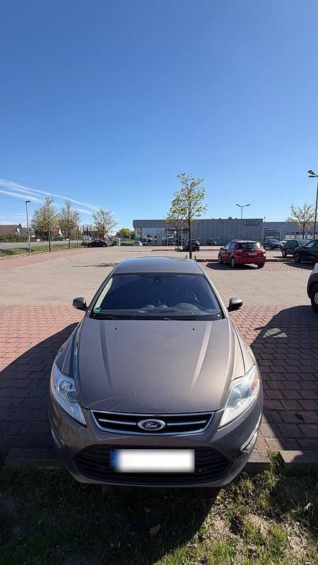 Gebraucht Ford Mondeo 116 PS (85 kW) 2011 Braun Limousine