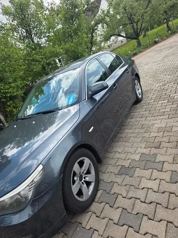 Gebraucht BMW 520 177 PS (130 kW) 2010 Grau Limousine