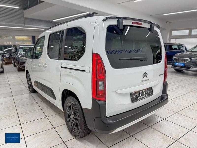 Gebraucht Citroën Berlingo Rip Curl 131 PS (96 kW) 2021 Weiß Van / Kleinbus