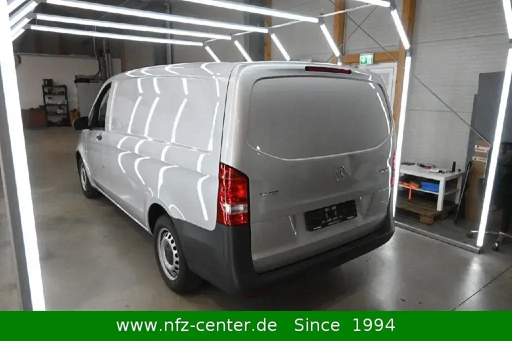 Gebraucht Mercedes Vito 102 PS (75 kW) 2020 Silber Van
