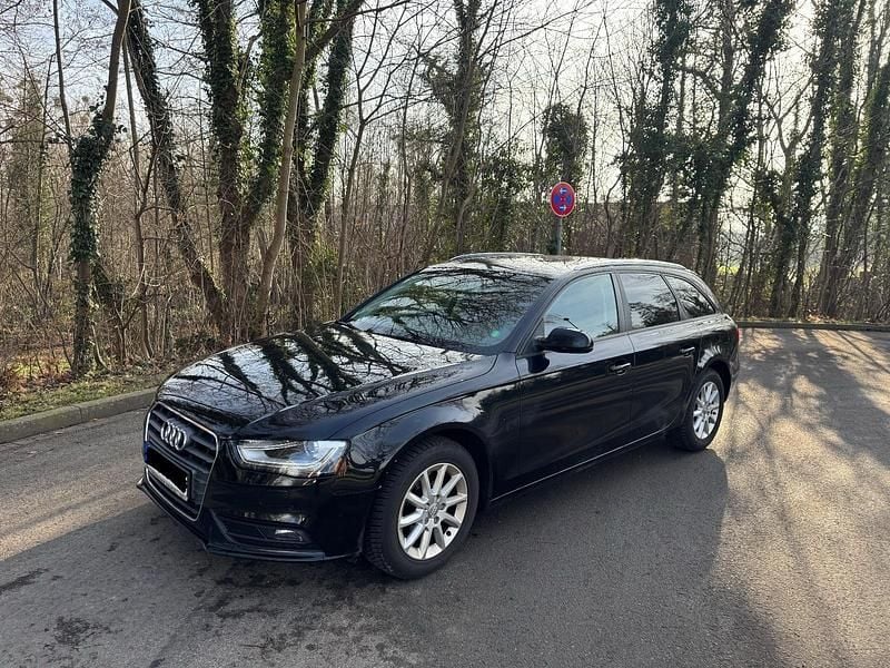 Gebraucht Audi A4 Comfort 150 PS (110 kW) 2015 Schwarz Kombi