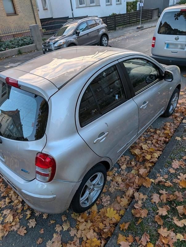 Gebraucht Nissan Micra 80 PS (58 kW) 2011 Silber Kleinwagen
