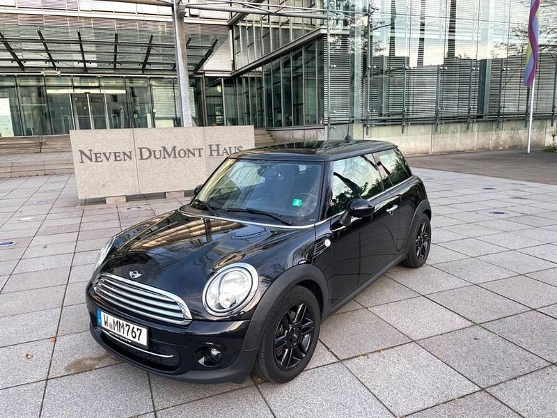 Schwarz Gebraucht 2013 Mini Cooper D Kleinwagen | 7.599 € - Bild 1/4