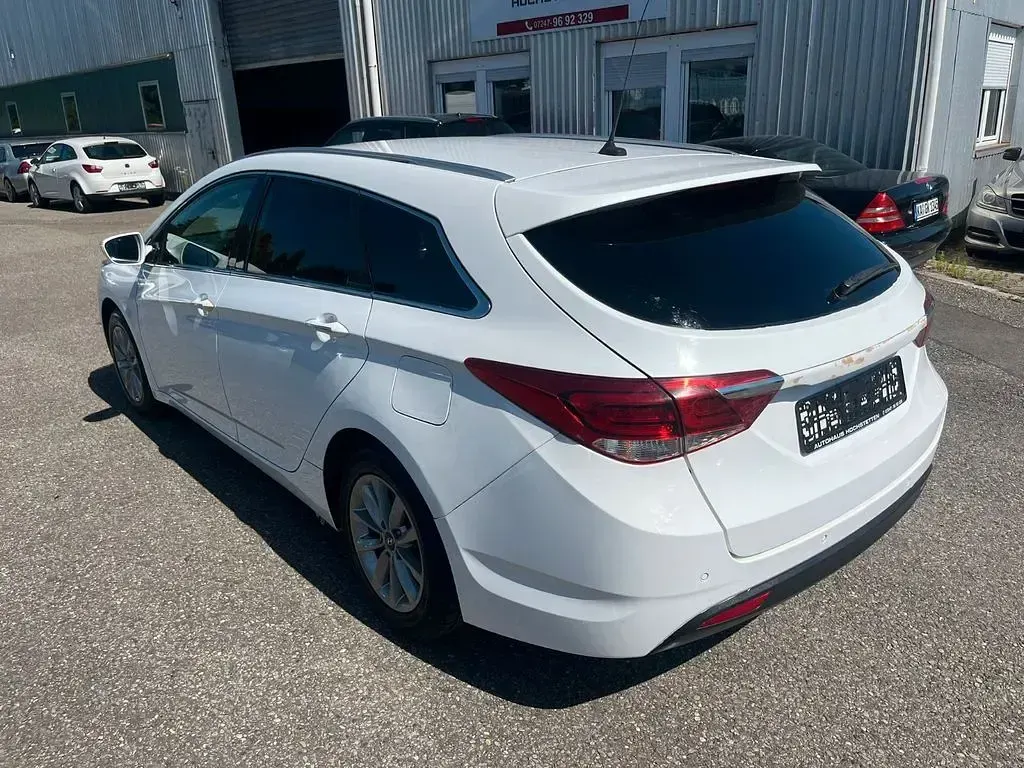 Gebraucht Hyundai i40 116 PS (85 kW) 2019 Weiß Kombi