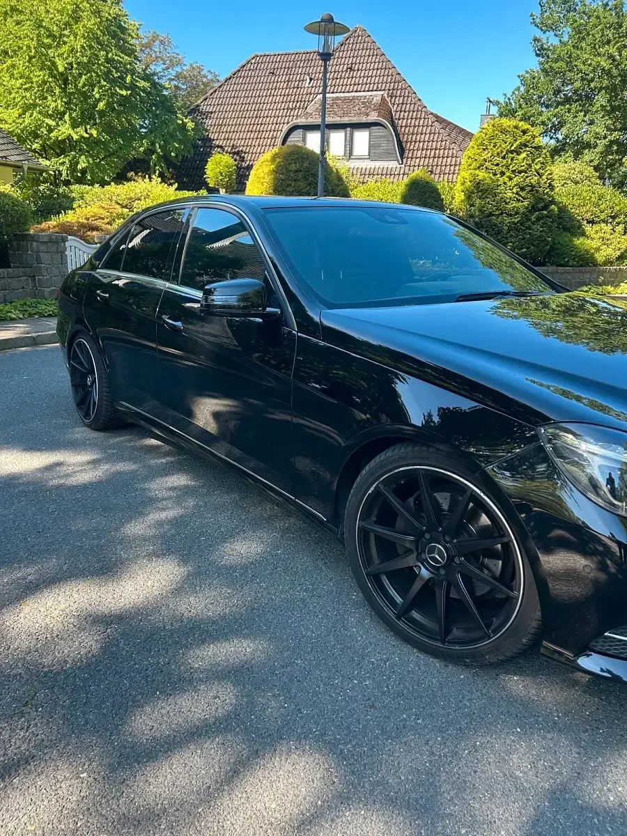 Gebraucht Mercedes E300 252 PS (185 kW) 2013 Schwarz Limousine