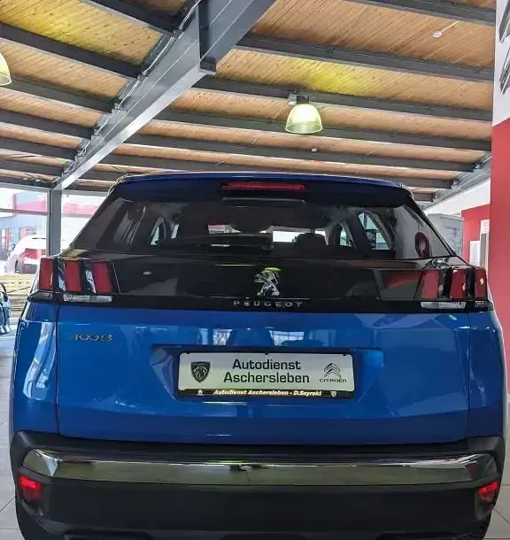 Gebraucht Peugeot 3008 Allure 131 PS (96 kW) 2023 Lackierung vertigoblau (metallic) SUV
